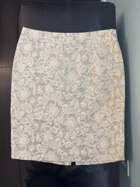 Banana Republic Cream Lace Print Pencil Skirt